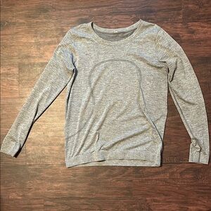 LuluLemon Gray Long Sleeve top